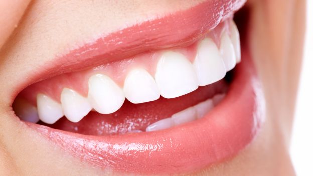 come sbiancare i denti
